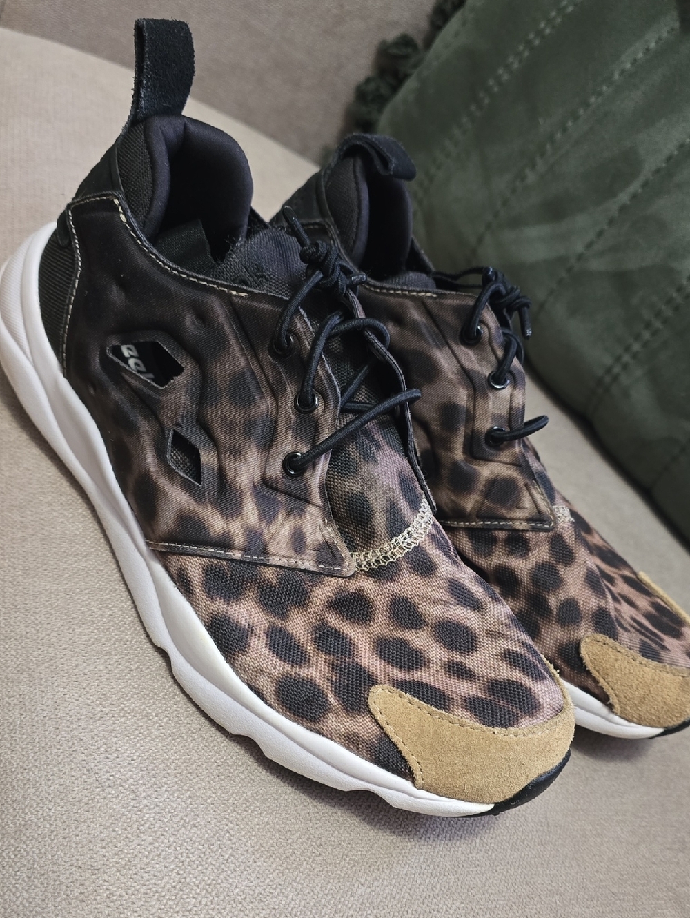 Reebok Furylite Cheeta Print Sneakers SZ 8